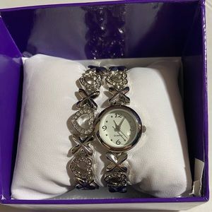 Women Silver Watch and Bracelet Set
